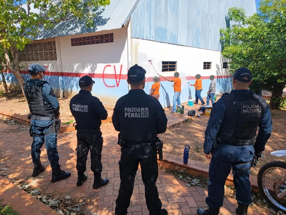 Ação conjunta remove pichações e recupera Ginásio Ademir Mochi em Coxim